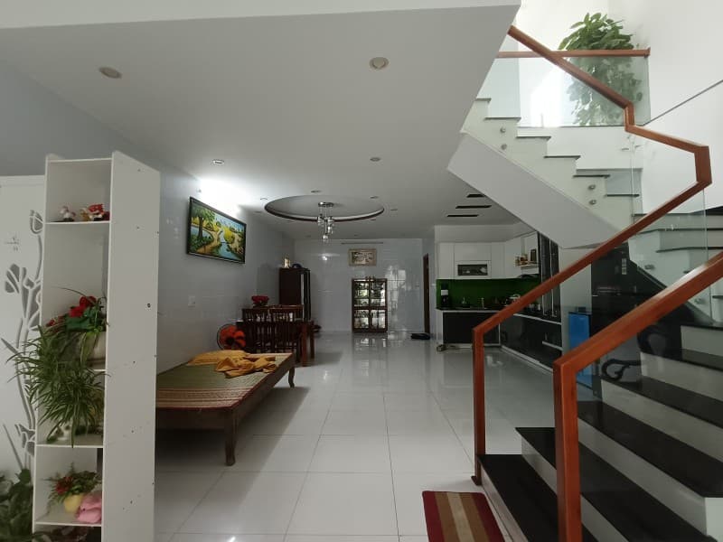 Nhà 2 tầng 90m² mặt tiền 6m Trường Chinh, Cẩm Lệ — gần trường học, mặt tiền đường lớn, ô tô đỗ cửa