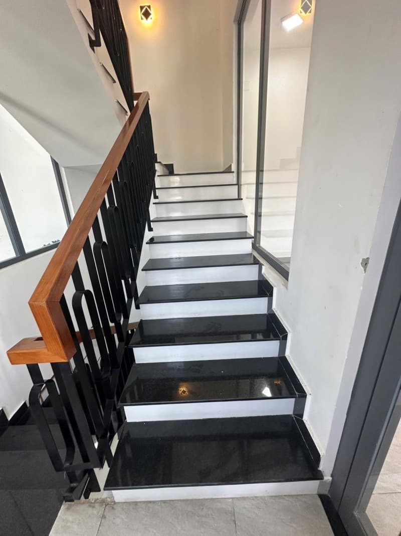 Nhà 5 tầng 80m² mặt tiền 5.1m Đá Mọc 1, Liên Chiểu — tiềm năng kinh doanh, mặt tiền đường lớn, có dòng tiền