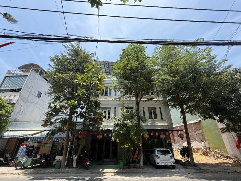 Nhà 4 tầng 216m² mặt tiền 10.3m Hoài Thanh, Ngũ Hành Sơn — gần biển, tiềm năng kinh doanh, mặt tiền đường lớn, có dòng tiền
