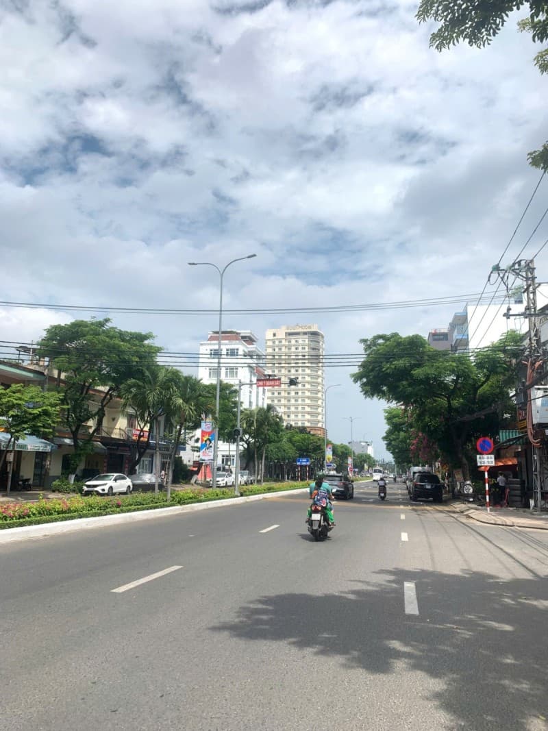 Nhà cấp 4 133.5m² mặt tiền 4.7m Đường 3 Tháng 2, Hải Châu — gần chợ, gần trường học, gần bệnh viện, tiềm năng kinh doanh