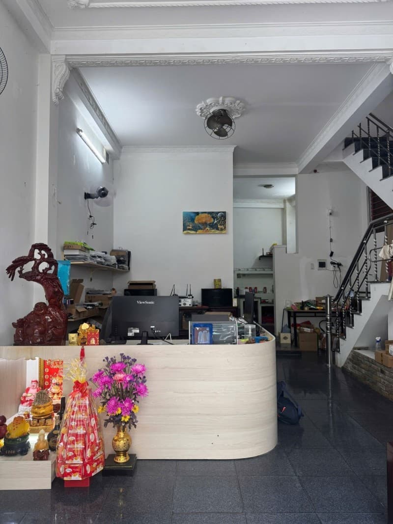 Nhà 3 tầng 89m² mặt tiền 6.7m Nguyễn Văn Linh, Hải Châu — gần chợ, tiềm năng kinh doanh, ô tô đỗ cửa, có dòng tiền