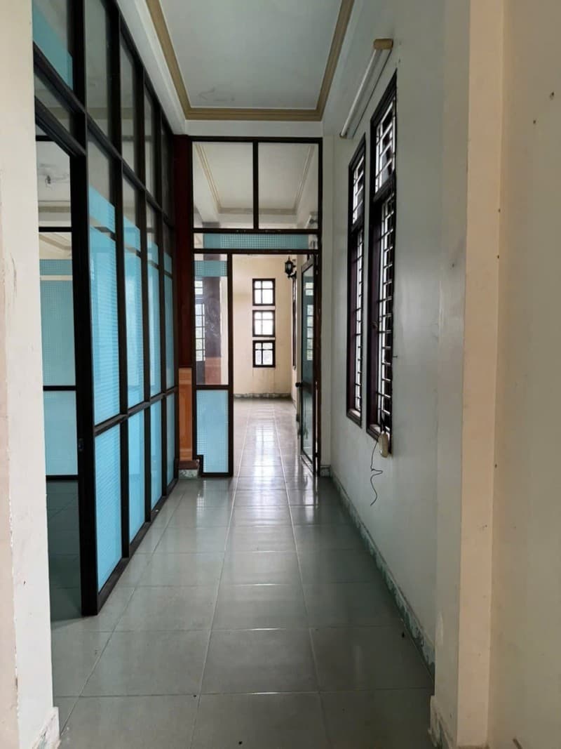 Nhà 3 tầng 461.5m² mặt tiền 10m 329 Hùng Vương, Điện Bàn — gần trường học, gần bệnh viện, tiềm năng kinh doanh, mặt tiền đường lớn