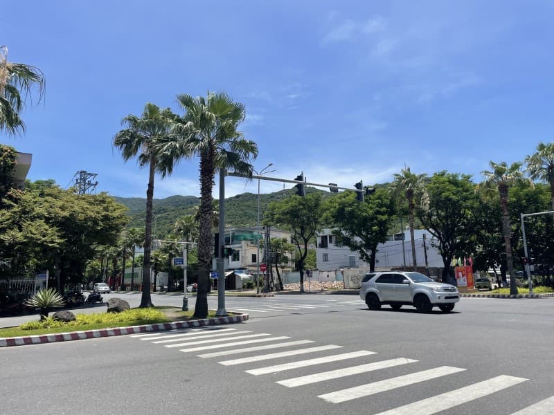 Nhà 3 tầng 172m² mặt tiền 8m Yết Kiêu, Sơn Trà — gần biển, tiềm năng kinh doanh, mặt tiền đường lớn, ô tô đỗ cửa