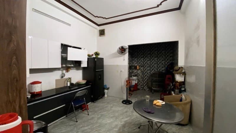 Nhà 3 tầng 100m² mặt tiền 4.2m Núi Thành, Hải Châu — tiềm năng kinh doanh, mặt tiền đường lớn, ô tô đỗ cửa, có dòng tiền