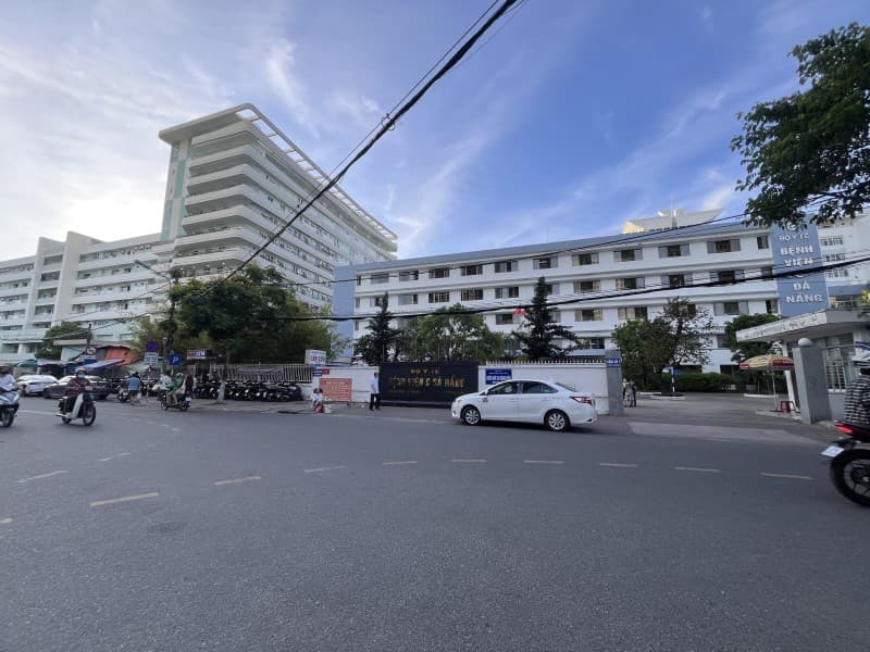 Nhà 2 tầng 140m² mặt tiền 5.1m Hải Phòng, Hải Châu — gần bệnh viện, tiềm năng kinh doanh, mặt tiền đường lớn, có dòng tiền