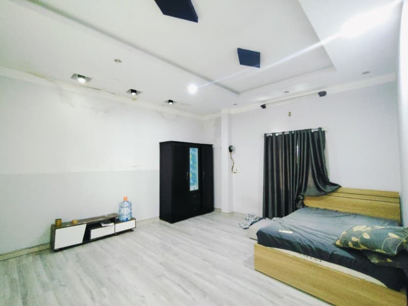 Nhà 4 tầng 84m² mặt tiền 5.6m Nguyễn Hoàng, Hải Châu — gần chợ, tiềm năng kinh doanh, mặt tiền đường lớn, ô tô đỗ cửa