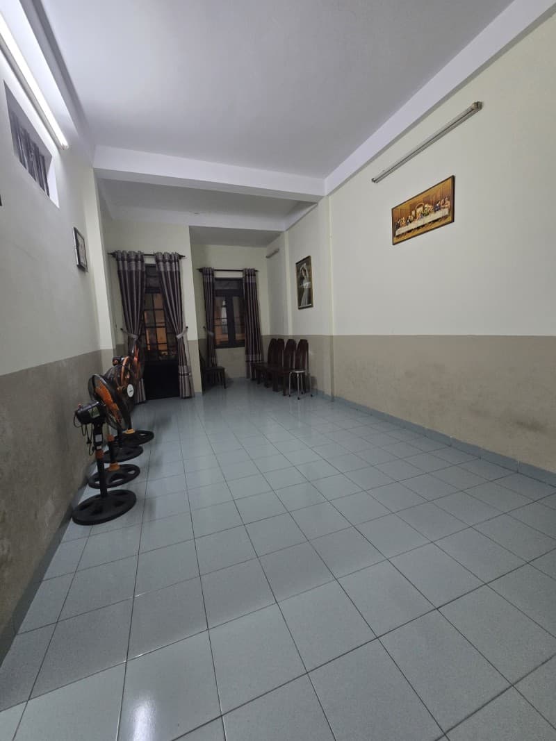 Nhà 3 tầng 62m² mặt tiền 4m Ông Ích Khiêm, Hải Châu — tiềm năng kinh doanh, mặt tiền đường lớn, ô tô đỗ cửa