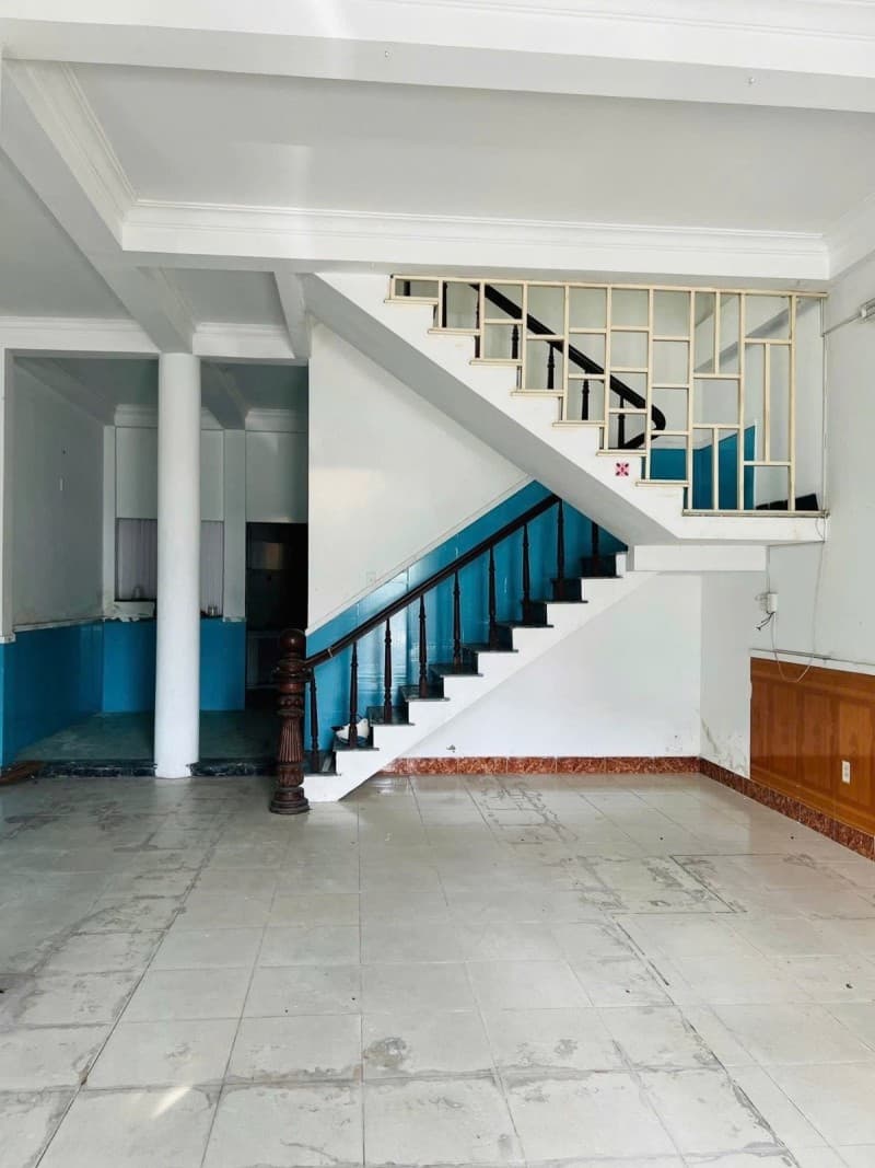 Nhà 3 tầng 82.8m² mặt tiền 5.4m NGUYỄN HỮU THỌ, Hải Châu — gần bệnh viện, tiềm năng kinh doanh, mặt tiền đường lớn, ô tô đỗ cửa