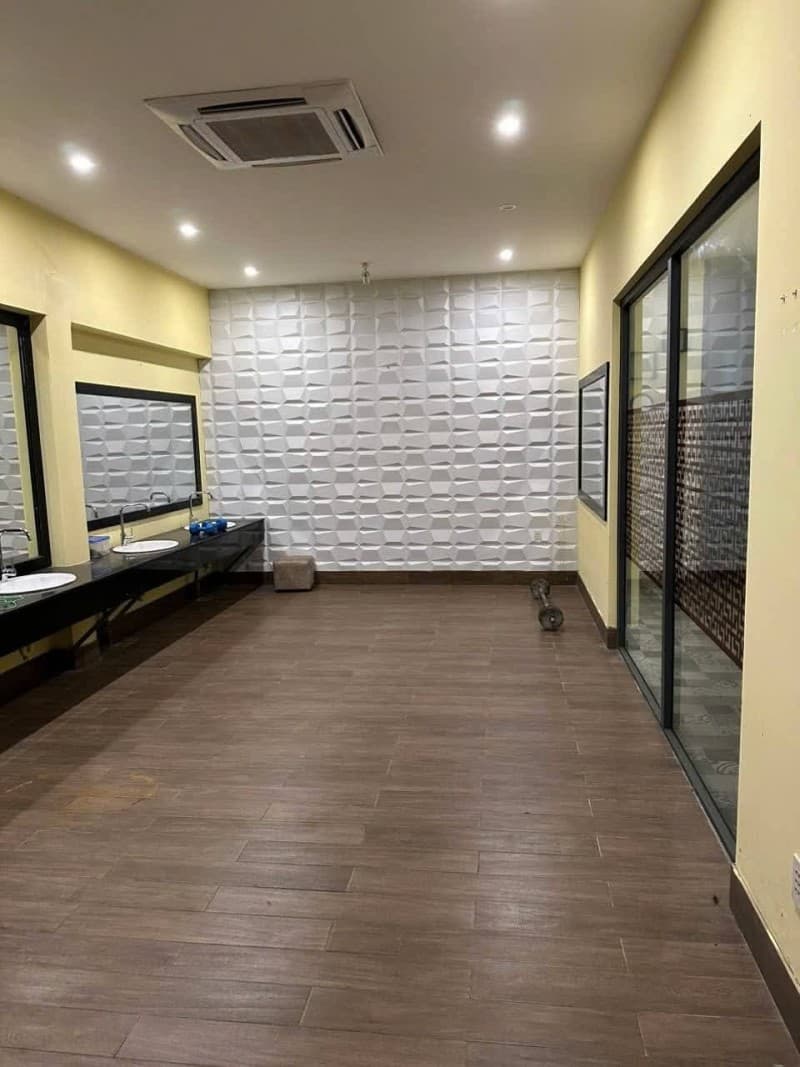 Nhà 2 tầng 529m² mặt tiền 100m Ngô Quyền, Sơn Trà — gần biển, gần trường học, tiềm năng kinh doanh, mặt tiền đường lớn, ô tô đỗ cửa