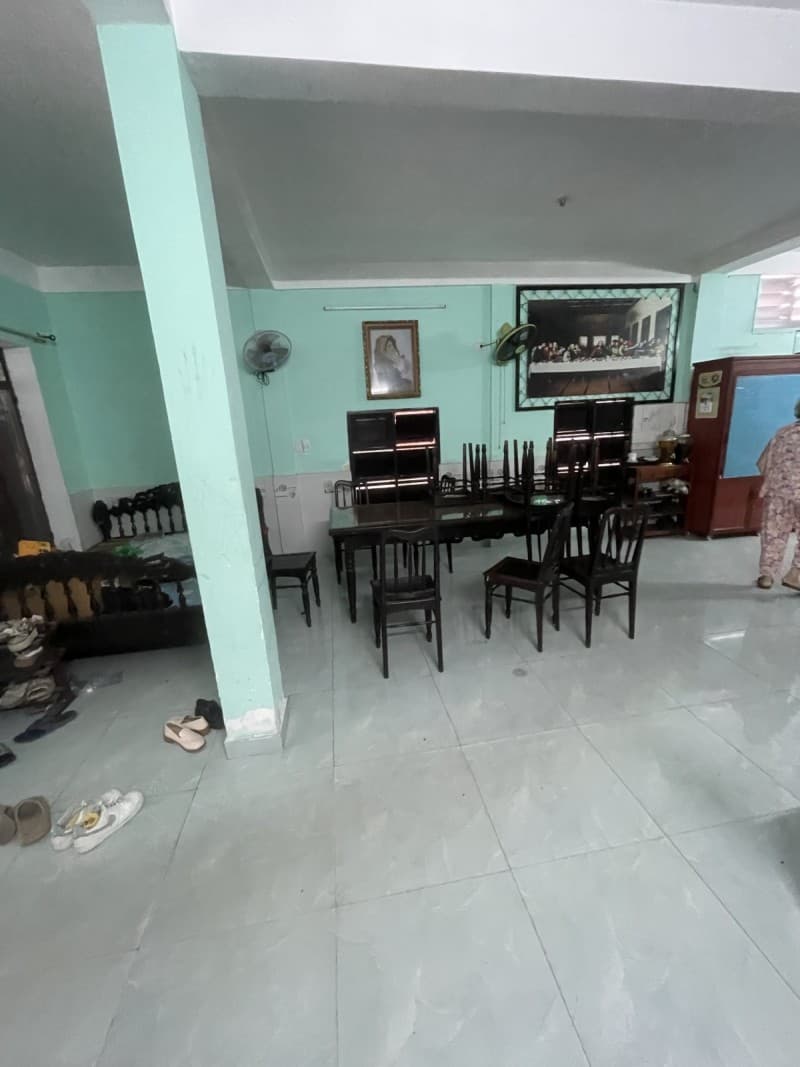 Nhà 2 tầng 160m² mặt tiền 7.4m Hàn Mạc Tử, Hải Châu — gần trường học, tiềm năng kinh doanh, mặt tiền đường lớn, ô tô đỗ cửa