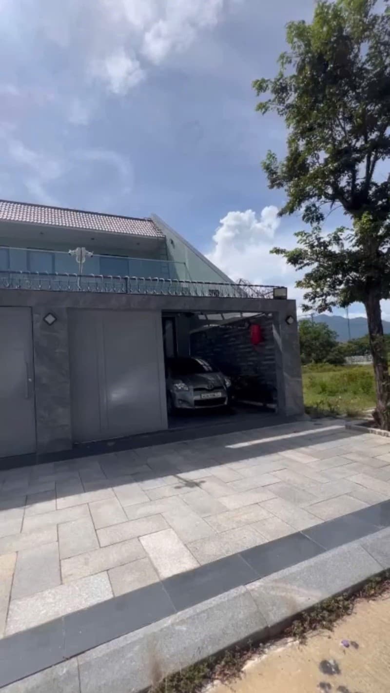 Nhà 240m² mặt tiền 10m Golden Hills City, Liên Chiểu — gần biển, gần trường học, tiềm năng kinh doanh, mặt tiền đường lớn, ô tô đỗ cửa