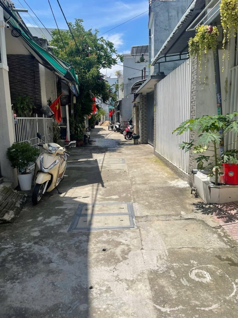 Nhà 2 tầng 52m² mặt tiền 4.7m Thành Vinh, Sơn Trà — gần biển, ô tô đỗ cửa, tiềm năng tăng giá, có dòng tiền