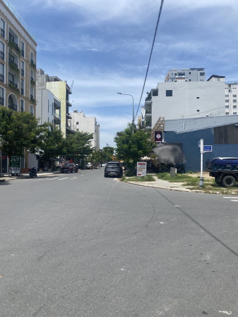 Nhà 213m² mặt tiền 5m Tô Hiến Thành, Sơn Trà — gần biển, tiềm năng kinh doanh, mặt tiền đường lớn, ô tô đỗ cửa