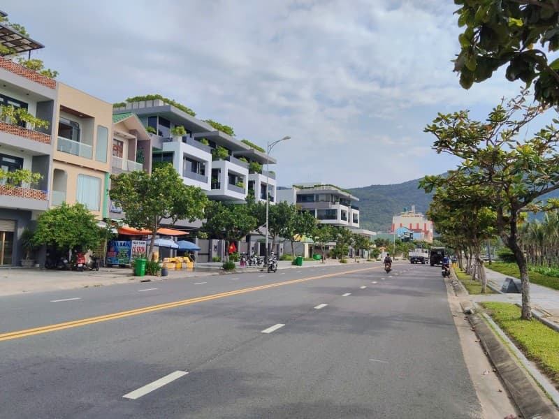 Đất 220m² mặt tiền 10m Hoàng Sa, Sơn Trà — gần biển, tiềm năng kinh doanh, mặt tiền đường lớn, ô tô đỗ cửa