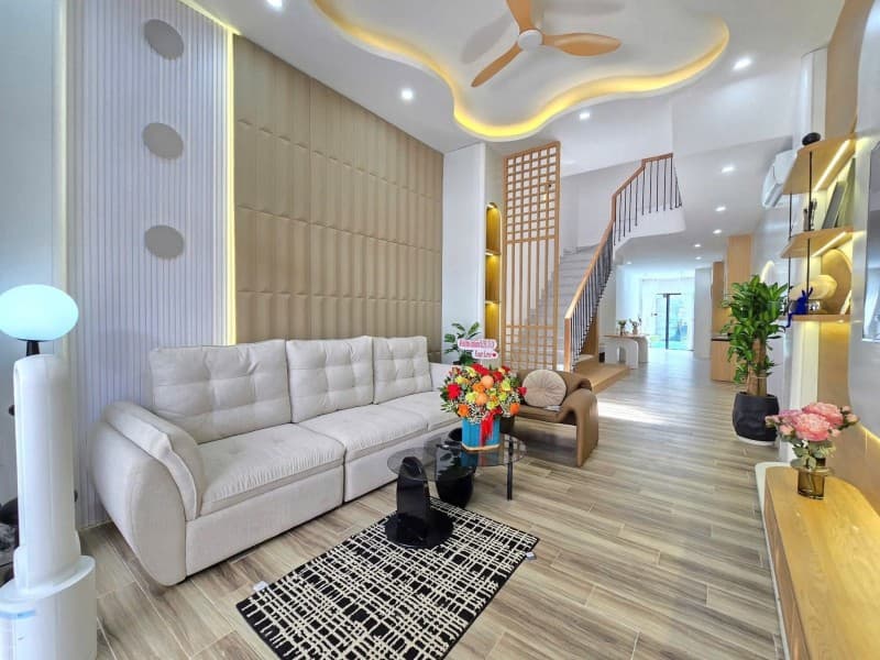 Nhà 3 tầng 90.4m² mặt tiền 3.5m CHÍNH HỮU, Sơn Trà — gần biển, tiềm năng kinh doanh, mặt tiền đường lớn, ô tô đỗ cửa