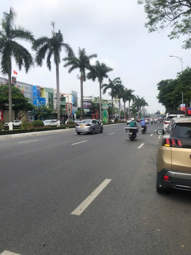 Nhà 3 tầng 105m² mặt tiền 3.8m Điện Biên Phủ, Thanh Khê — gần chợ, tiềm năng kinh doanh, mặt tiền đường lớn, có dòng tiền