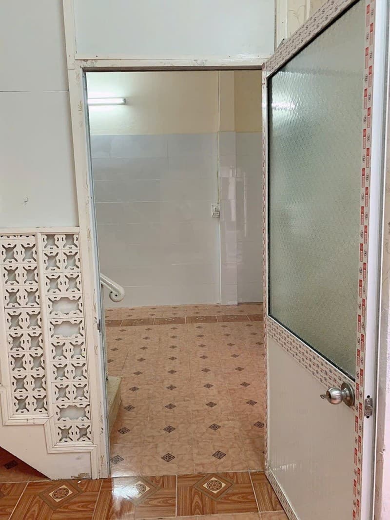 Nhà 2 tầng 50m² mặt tiền 6.9m Phan Châu Trinh, Sơn Trà — gần trường học, tiềm năng kinh doanh, mặt tiền đường lớn, ô tô đỗ cửa