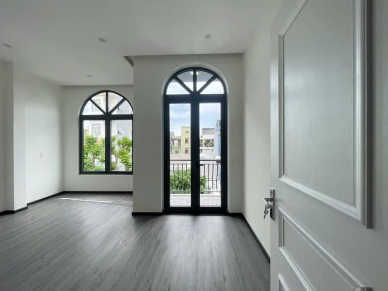 Nhà 3 tầng 80m² mặt tiền 5m Võ Như Hưng, Ngũ Hành Sơn — gần biển, tiềm năng kinh doanh, mặt tiền đường lớn, tiềm năng tăng giá