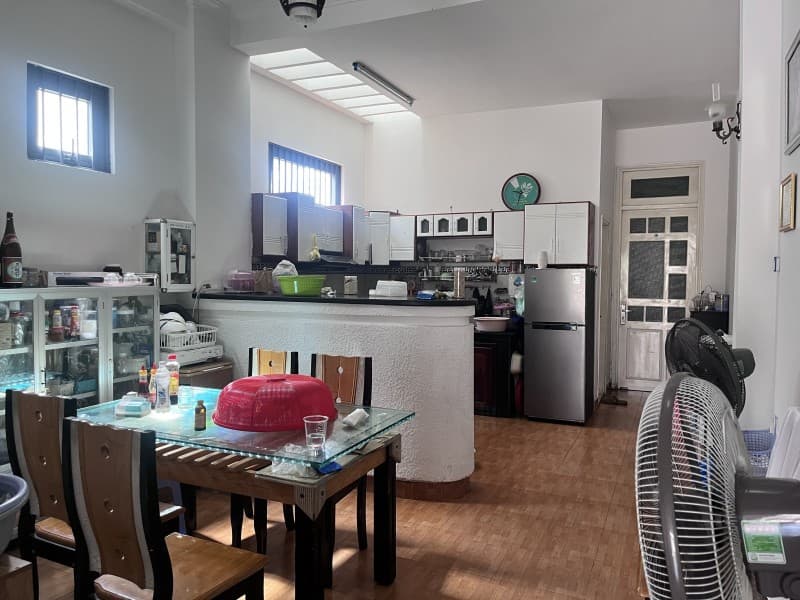 Nhà 3 tầng 246m² mặt tiền 8m Nguyễn Công Trứ, Sơn Trà — gần biển, tiềm năng kinh doanh, mặt tiền đường lớn, ô tô đỗ cửa