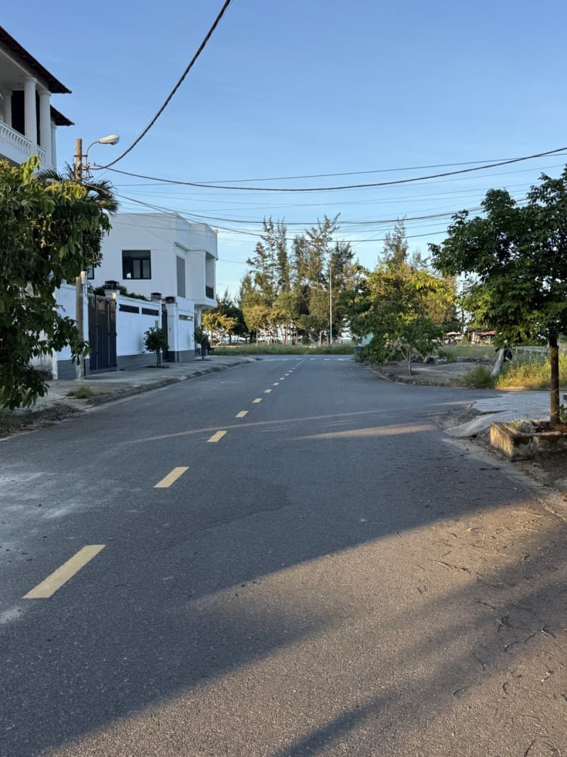 Nhà cấp 4 84.6m² mặt tiền 4.5m Trịnh Khắc Lập, Liên Chiểu — gần biển, tiềm năng kinh doanh, mặt tiền đường lớn, ô tô đỗ cửa