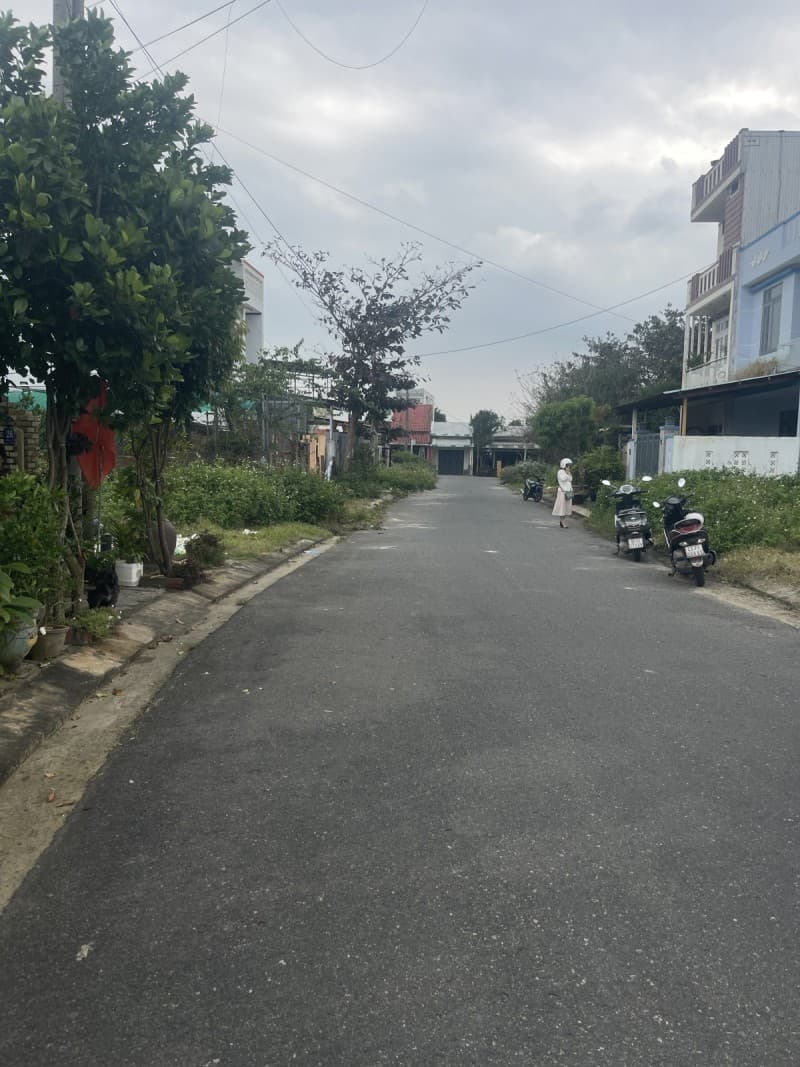 Đất 111.7m² mặt tiền 5.5m Thân Nhân Trung, Hội An — gần biển, tiềm năng kinh doanh, mặt tiền đường lớn, ô tô đỗ cửa