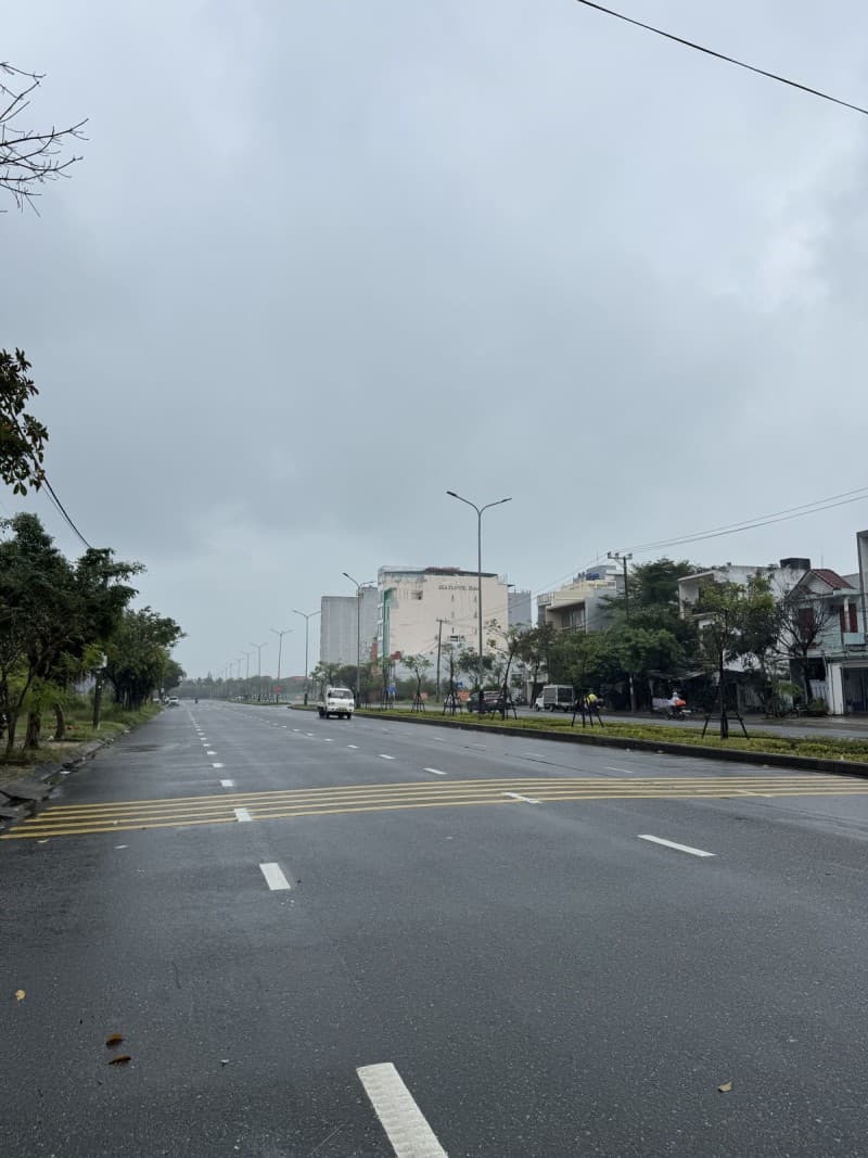 Đất 200m² mặt tiền 10m Minh Mạng, Ngũ Hành Sơn — gần biển, tiềm năng kinh doanh, mặt tiền đường lớn, ô tô đỗ cửa