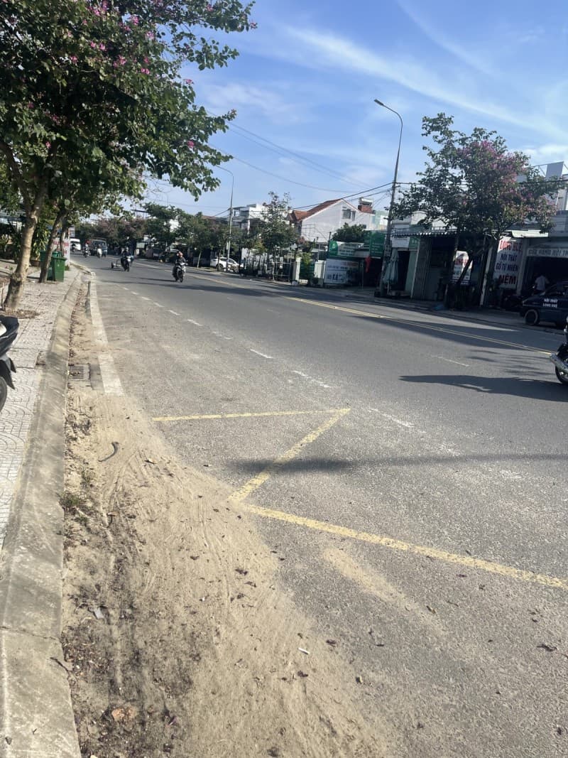 Nhà 100m² (5x20) mặt tiền Nguyễn Tất Thành Hội An — kinh doanh tốt, có dòng tiền