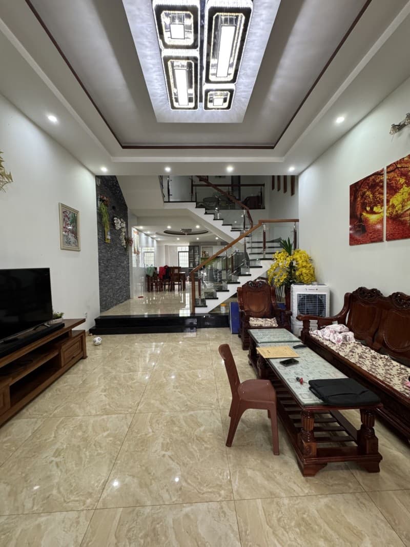 Nhà 2 tầng 100m² mặt tiền 5m Đa Phước 6, Ngũ Hành Sơn — gần biển, gần trường học, tiềm năng kinh doanh, mặt tiền đường lớn