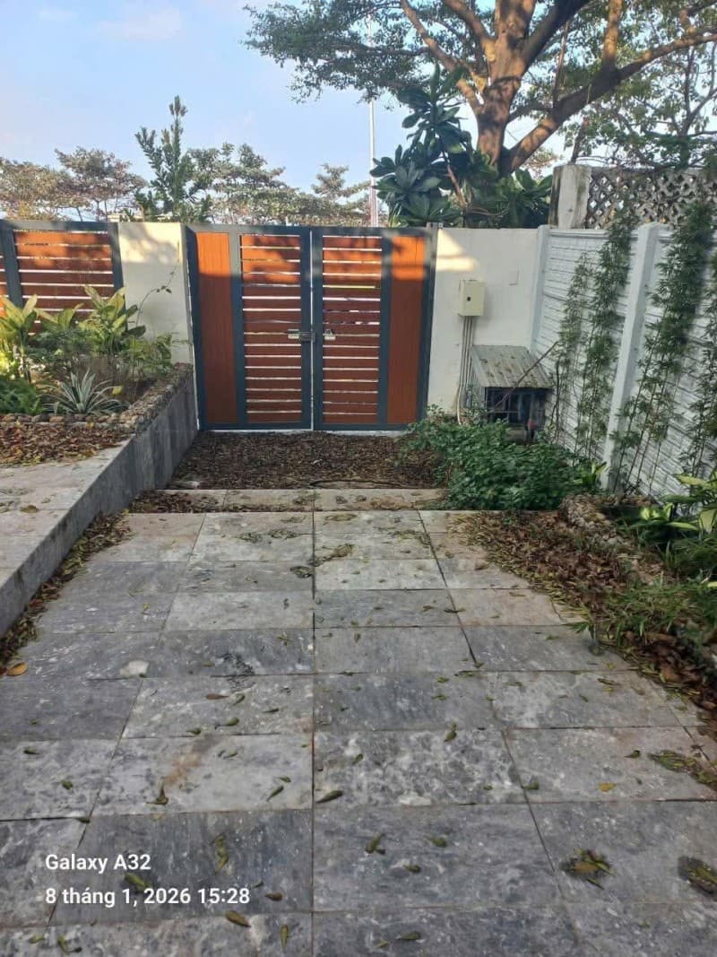 Nhà 2 tầng 250m² mặt tiền 10m Nguyễn Tất Thành, Thanh Khê — gần biển, tiềm năng kinh doanh, mặt tiền đường lớn, có dòng tiền