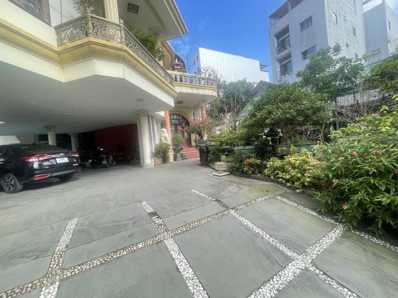 Nhà 2 tầng 643m² mặt tiền 20m Lưu Quang Thuận, Ngũ Hành Sơn — gần biển, tiềm năng kinh doanh, mặt tiền đường lớn, có dòng tiền