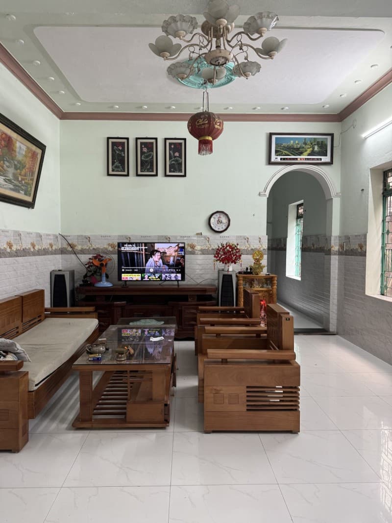 Nhà 2 tầng 144m² mặt tiền 5.3m Bà Bang Nhãn, Ngũ Hành Sơn — gần biển, tiềm năng kinh doanh, mặt tiền đường lớn, ô tô đỗ cửa