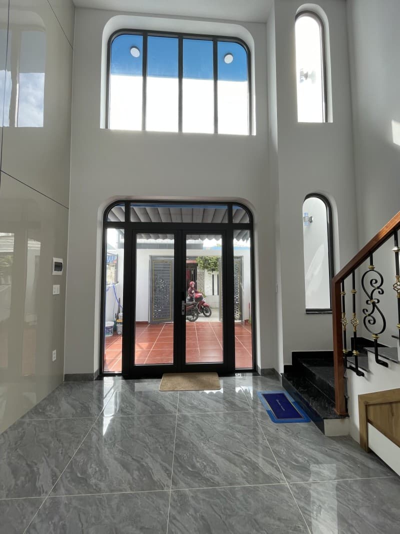 Nhà 2 tầng 99.4m² mặt tiền 5m Khái Tây 1, Ngũ Hành Sơn — mặt tiền đường lớn, ô tô đỗ cửa