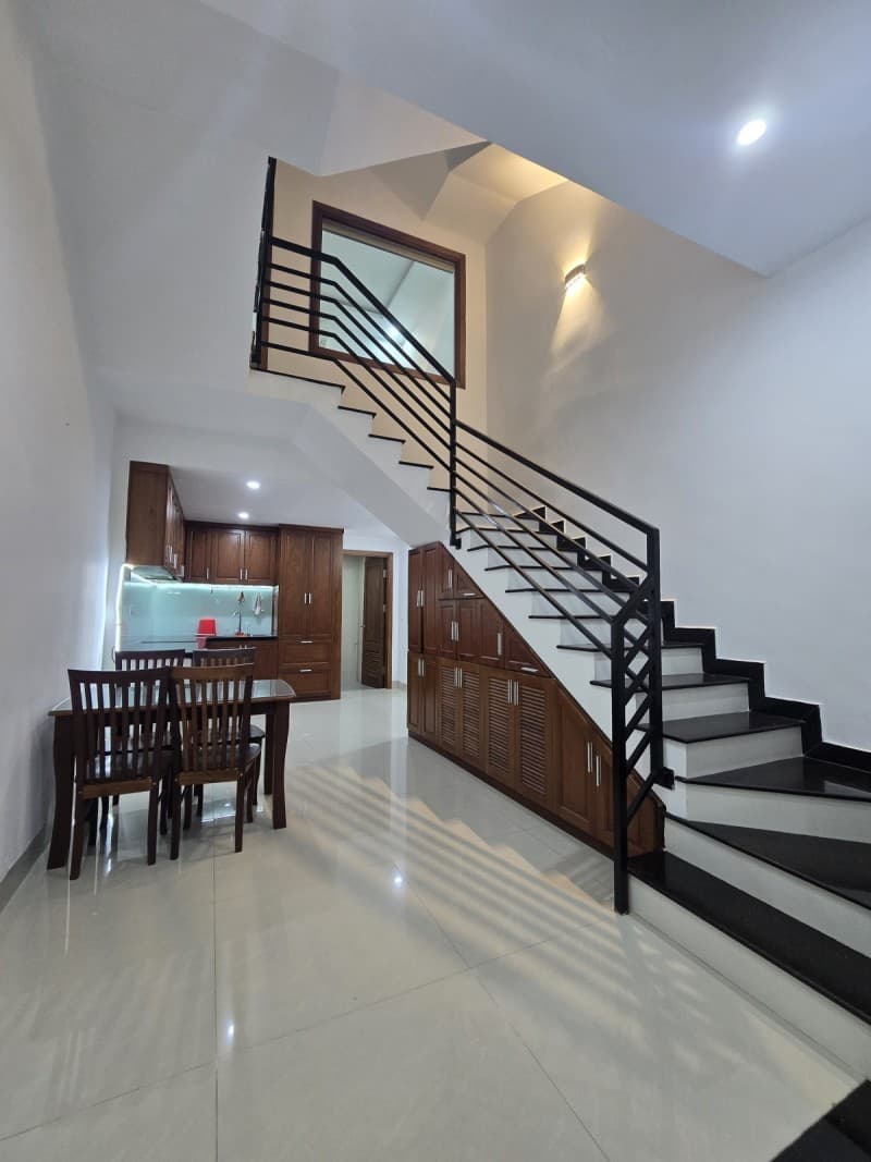 Nhà 3 tầng 58m² mặt tiền 4m Đinh Tiên Hoàng, Hải Châu — ô tô đỗ cửa