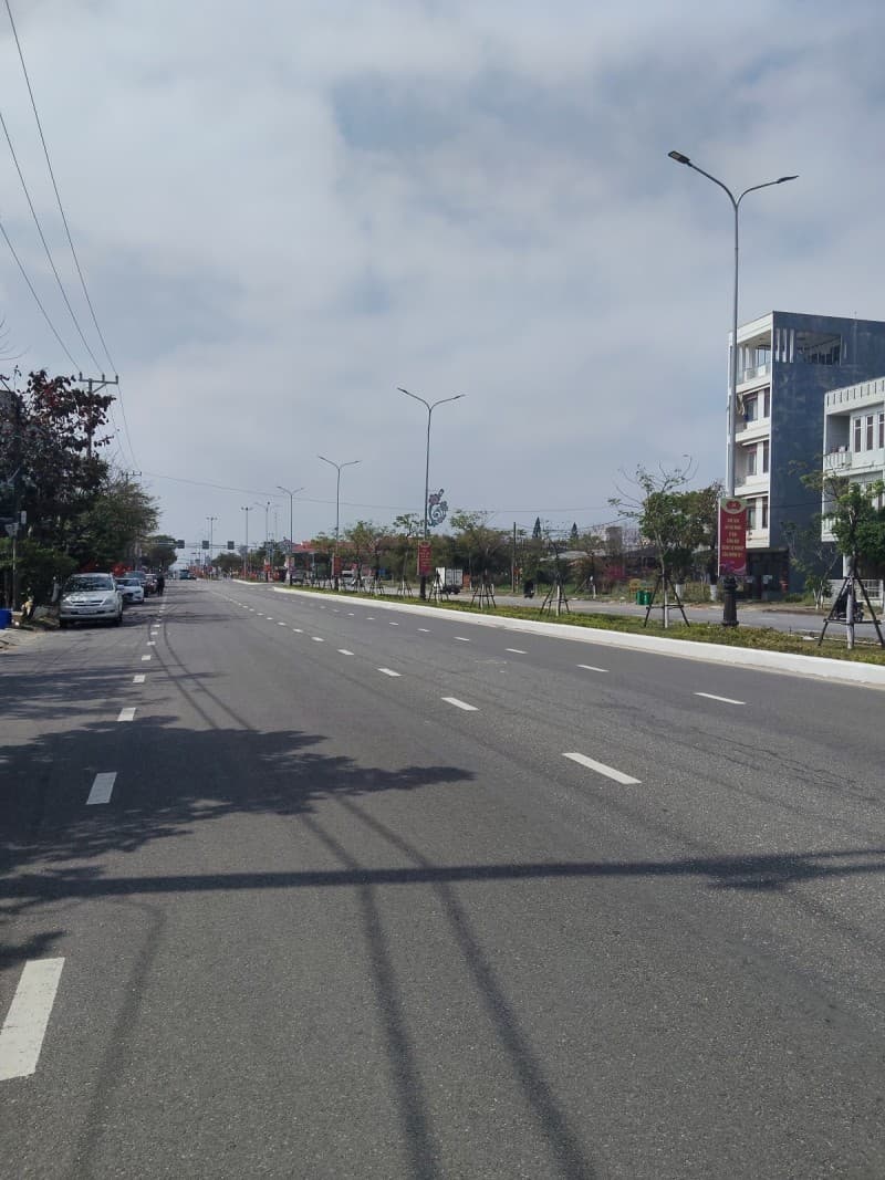 Căn hộ 125m² (5x25) mặt tiền Minh Mạng Ngũ Hành Sơn — gần biển, kinh doanh tốt