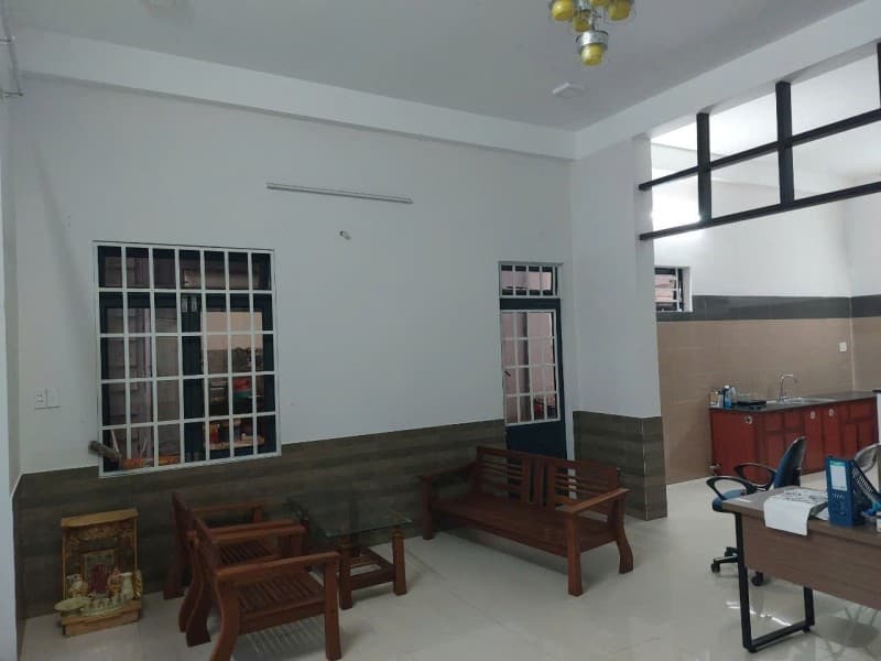 Nhà 2 tầng 120m² mặt tiền 6m Lê Thạch, Cẩm Lệ — tiềm năng kinh doanh, mặt tiền đường lớn, ô tô đỗ cửa