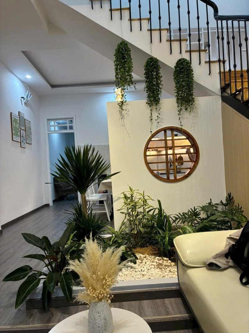 Nhà 2 tầng 90m² mặt tiền 5m Hoàng Bình Chính, Ngũ Hành Sơn — gần biển, mặt tiền đường lớn, ô tô đỗ cửa, có dòng tiền