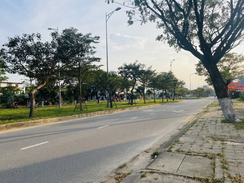 Đất 105m² mặt tiền 5m Nguyễn Tất Thành, Liên Chiểu — gần biển, gần chợ, tiềm năng kinh doanh, mặt tiền đường lớn