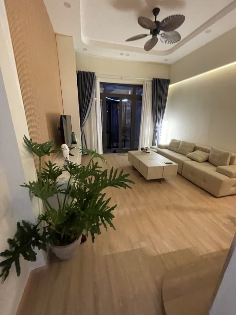 Nhà 5 tầng 46.5m² mặt tiền 2.5m Hùng Vương, Thanh Khê — gần chợ, mặt tiền đường lớn, ô tô đỗ cửa, có dòng tiền