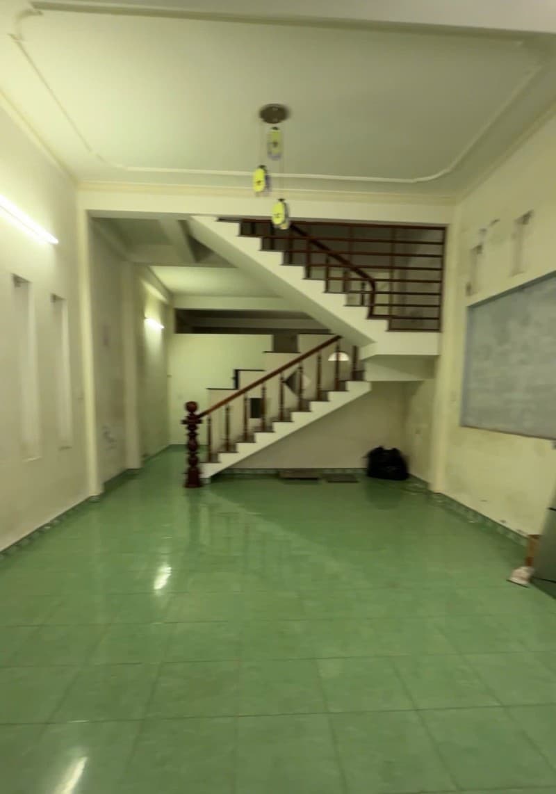 Nhà 2 tầng 115m² mặt tiền 5m Nguyễn Sáng, Sơn Trà — gần biển, mặt tiền đường lớn, ô tô đỗ cửa, khai thác du lịch