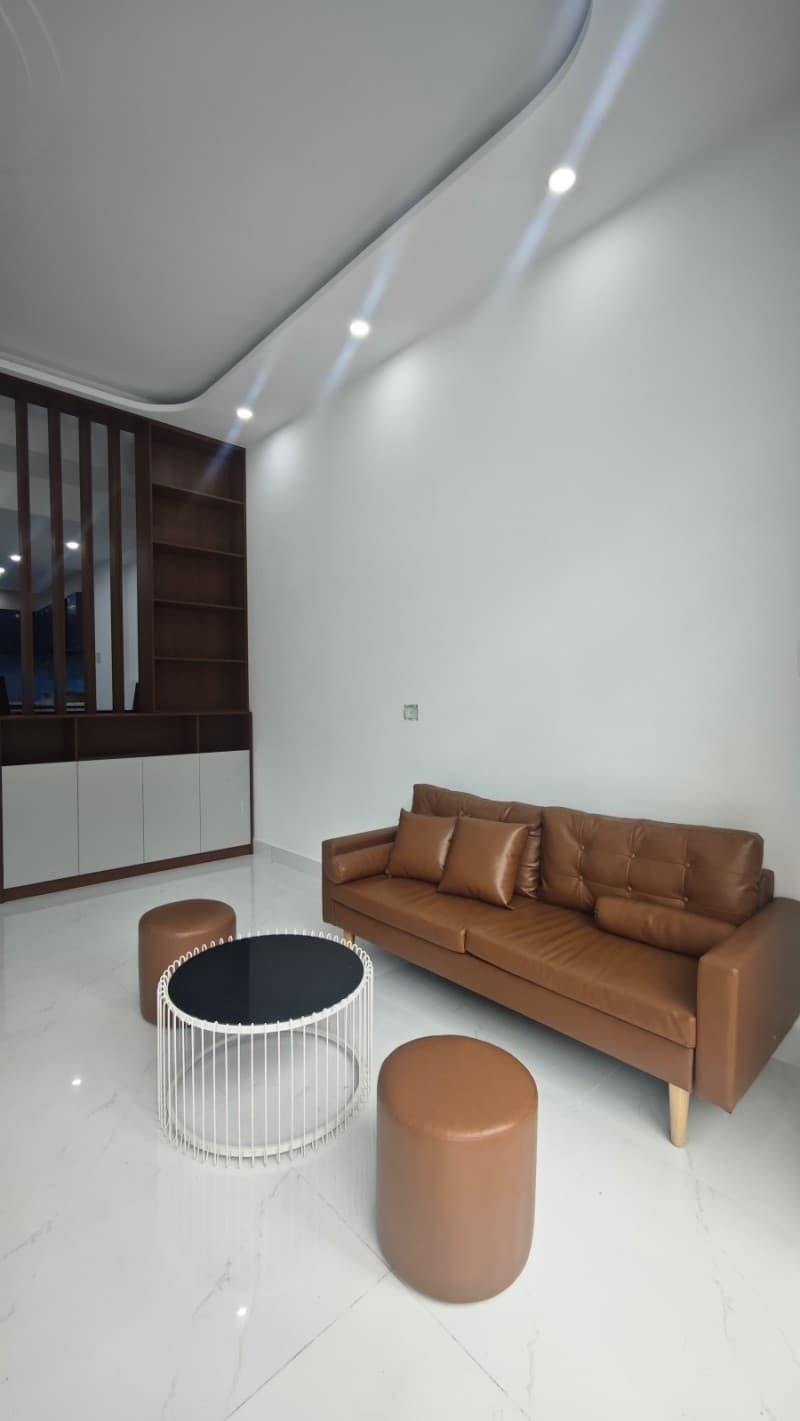 Nhà 5 tầng 68m² mặt tiền 2.5m Nguyễn Phước Nguyên, Thanh Khê — gần chợ, tiềm năng kinh doanh, mặt tiền đường lớn, ô tô đỗ cửa