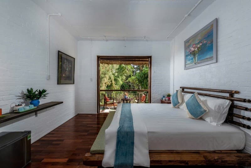 Nhà 2 tầng 305m² mặt tiền 11m Nguyễn Phan Vinh, Hội An — gần biển, tiềm năng kinh doanh, có dòng tiền, hồ bơi