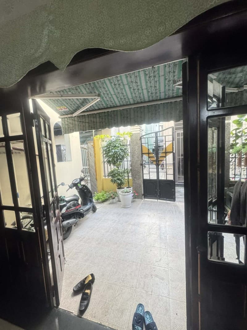 Nhà 4 tầng 85m² mặt tiền 4.7m Hoàng Diệu, Hải Châu — gần chợ, gần trường học, ô tô đỗ cửa