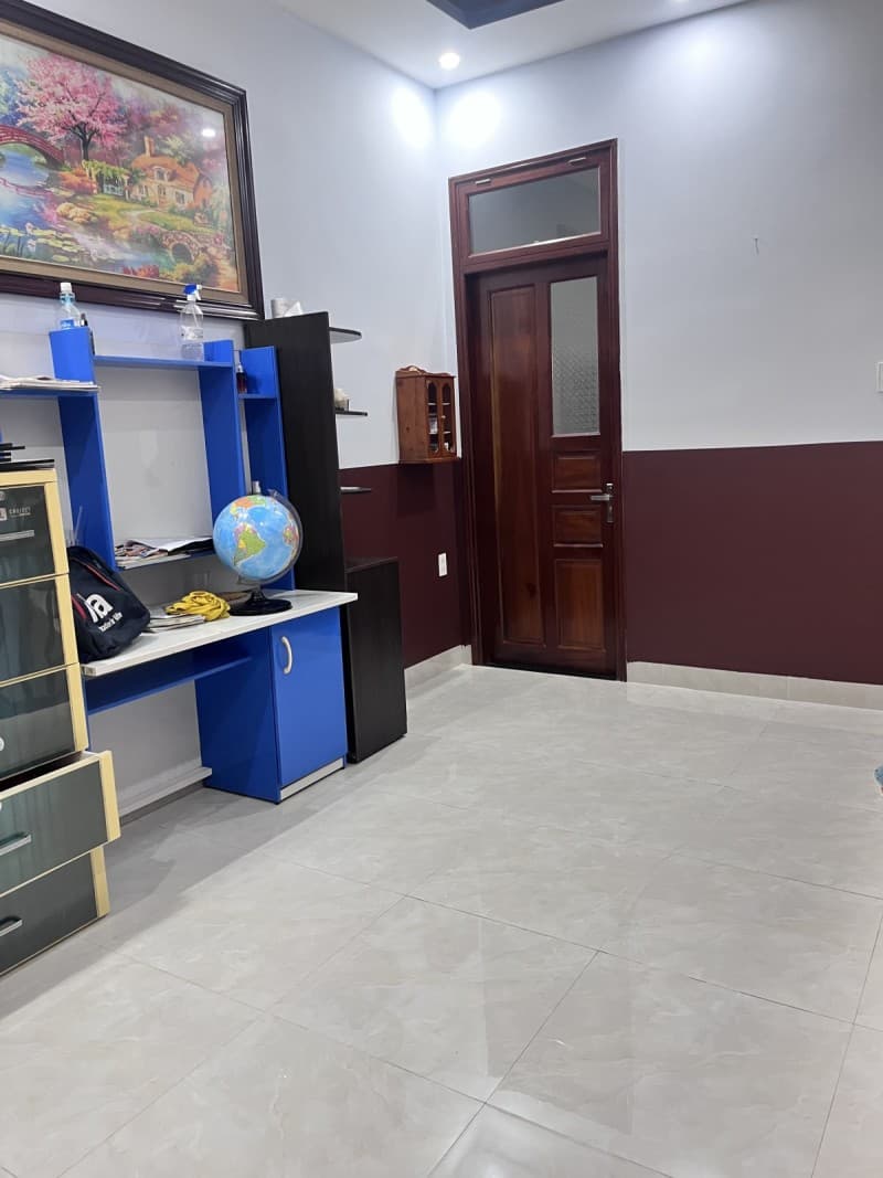 Nhà 3 tầng 100m² mặt tiền 5m Ban Ban 5, Ngũ Hành Sơn — gần chợ, gần trường học, tiềm năng kinh doanh, mặt tiền đường lớn