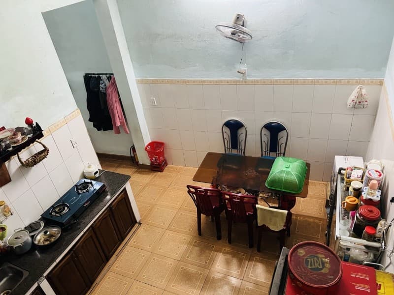 Nhà 3 tầng 165m² mặt tiền 5m Núi Thành, Hải Châu — tiềm năng kinh doanh, mặt tiền đường lớn, ô tô đỗ cửa, có dòng tiền