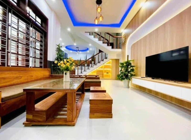 Nhà 3 tầng 75m² mặt tiền 6m Nguyễn Văn Linh, Hải Châu — gần chợ, tiềm năng kinh doanh, mặt tiền đường lớn, có dòng tiền