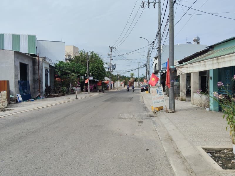 Nhà 91.4m² (1x91.4) mặt tiền Nam Cao Nối Dài Hải Châu — kinh doanh tốt