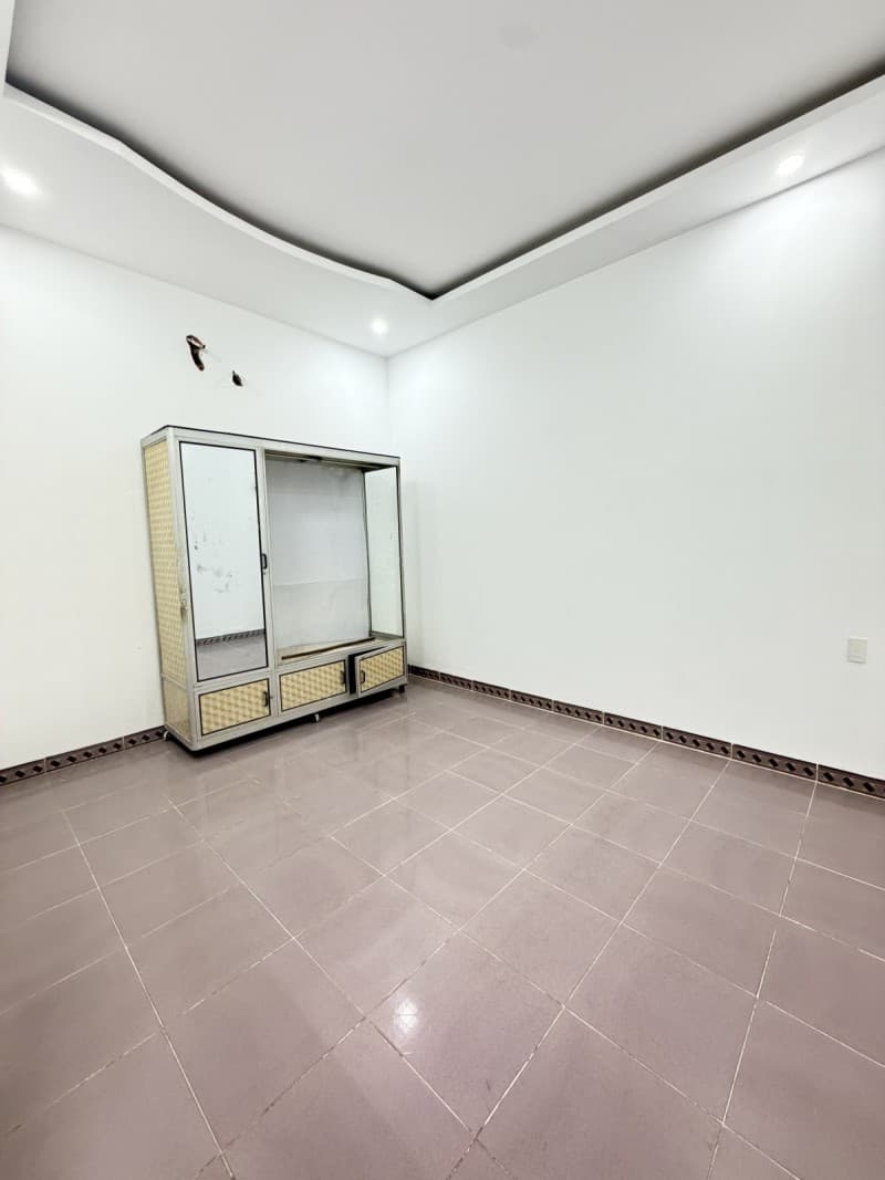 Nhà 4 tầng 126.3m² mặt tiền 5m LÊ VĂN HIẾN, Ngũ Hành Sơn — tiềm năng kinh doanh, mặt tiền đường lớn, ô tô đỗ cửa, tiềm năng tăng giá