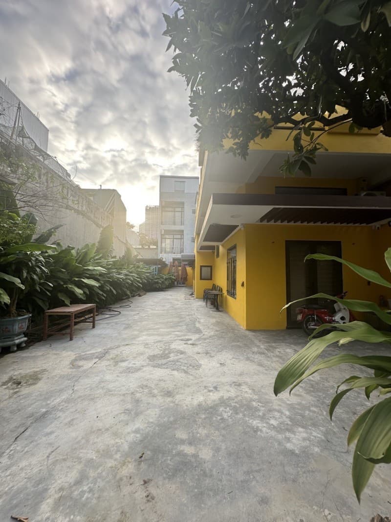 Nhà cấp 4 257m² mặt tiền 10m Nguyễn Văn Thoại, Ngũ Hành Sơn — gần biển, tiềm năng kinh doanh, mặt tiền đường lớn, ô tô đỗ cửa