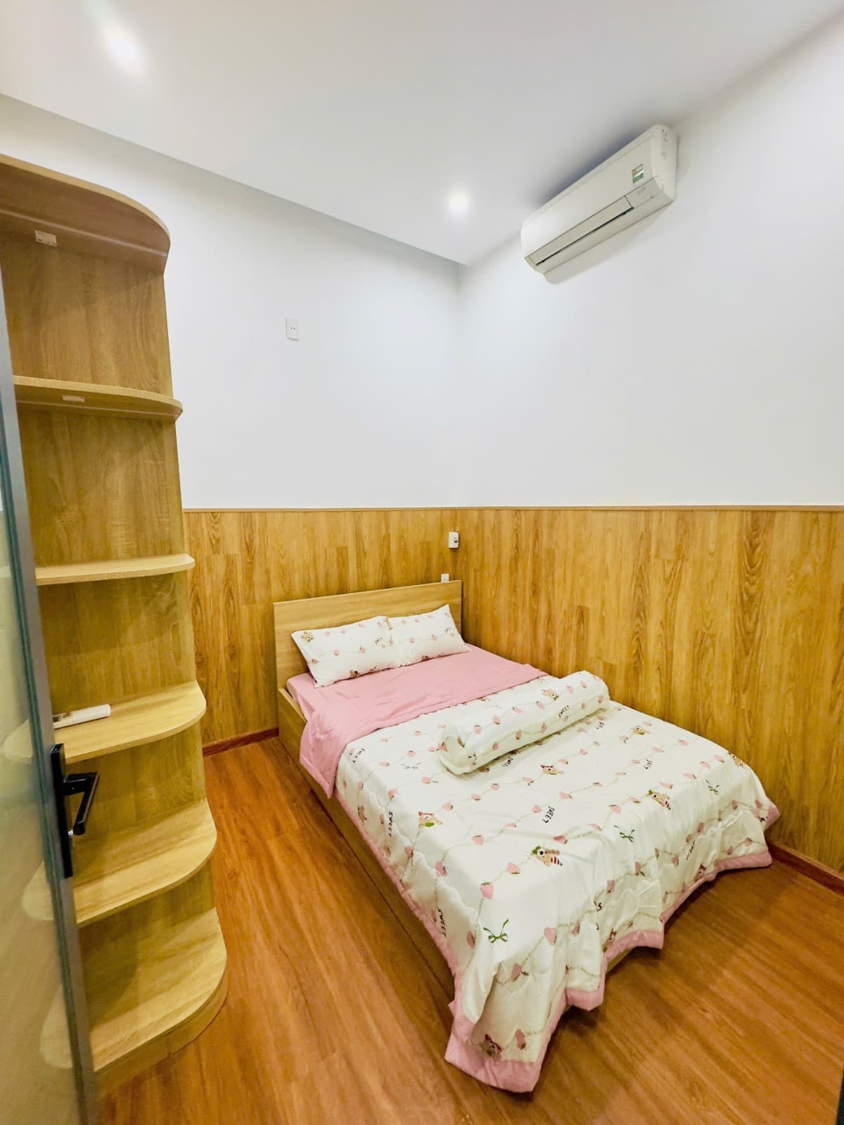 Nhà 2 tầng 50m² mặt tiền 5m 379 Trần Cao Vân, Thanh Khê — gần biển, gần chợ, gần trường học, gần bệnh viện