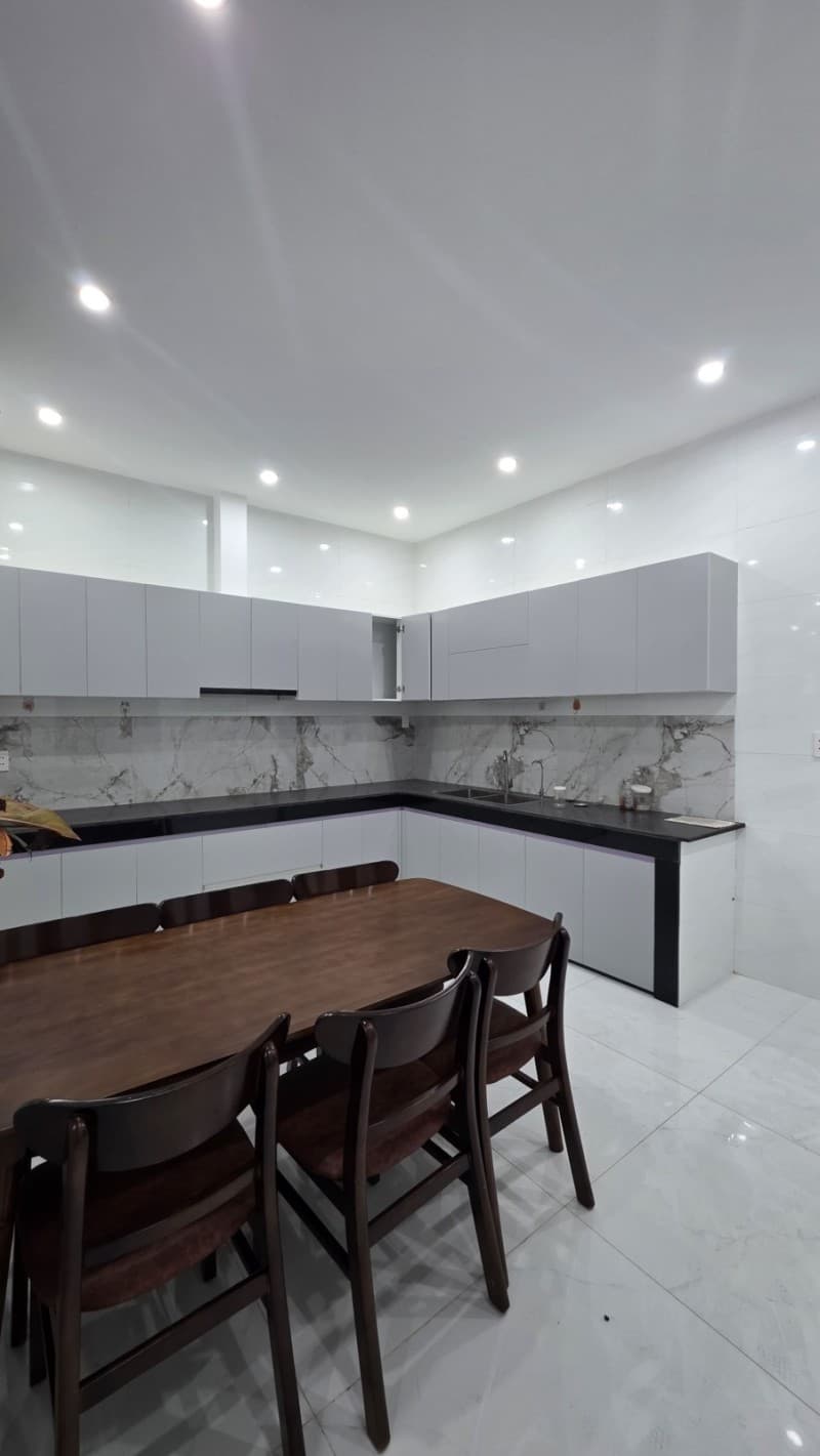 Nhà 3 tầng 98.5m² mặt tiền 5m Hoàng Sâm, Cẩm Lệ — tiềm năng kinh doanh, mặt tiền đường lớn, ô tô đỗ cửa, có dòng tiền